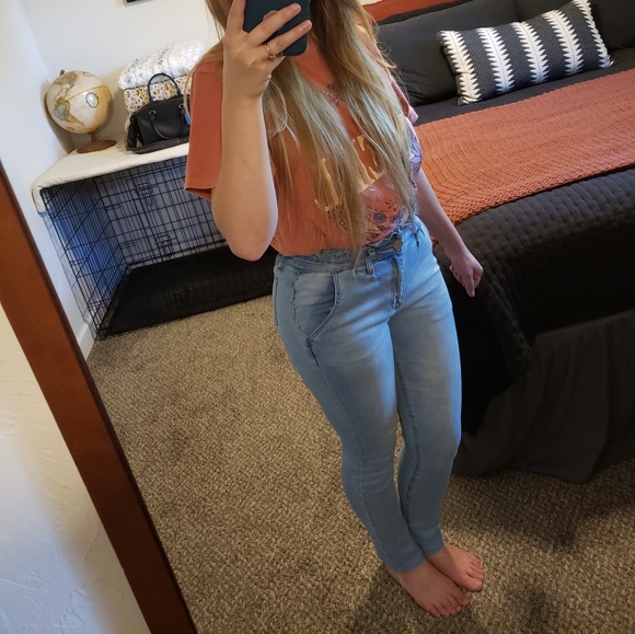 Adorable Ruffle Skinny Jeans - Picture 6 of 7